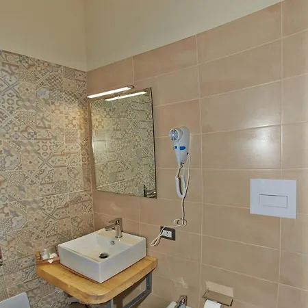 Artisti Sustinea Nocleg ze śniadaniem 4*