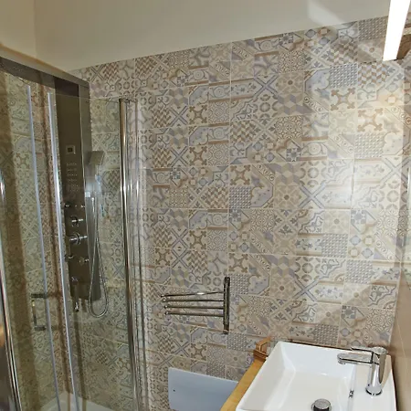 Bed & Breakfast Artisti Sustinea 4*