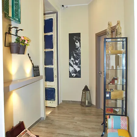 Bed & Breakfast Artisti Sustinea 4*