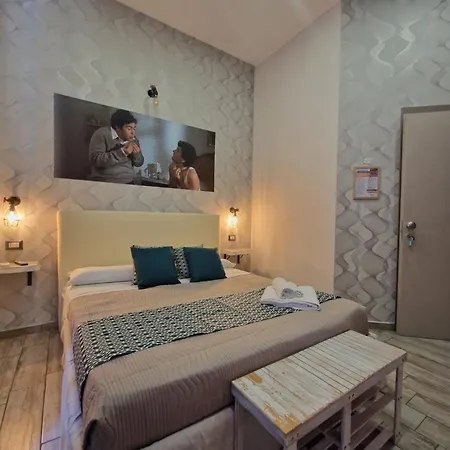Artisti Sustinea 4* Νάπολη