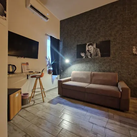 Bed and Breakfast Artisti Sustinea 4*