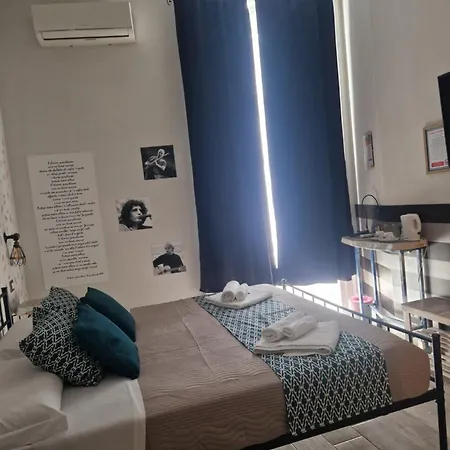 Artisti Sustinea Bed and Breakfast Νάπολη