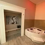Artisti Sustinea B&B 나폴리