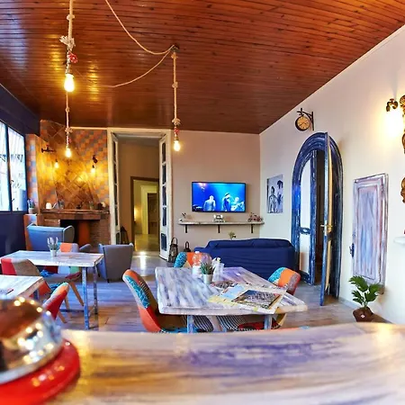 Artisti Sustinea Bed & Breakfast 4*
